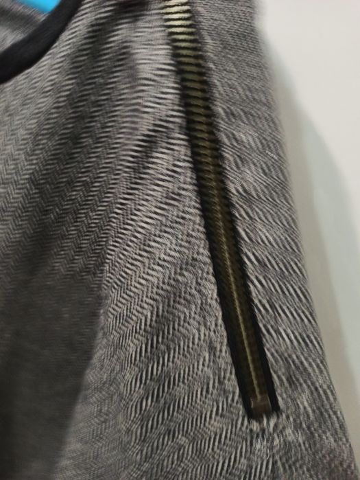 Bluza eleganta cu detalii interesante