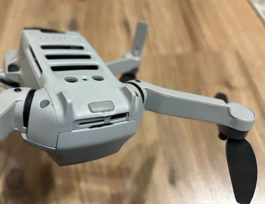 Дрон DJI Mini 2 с дистанционно