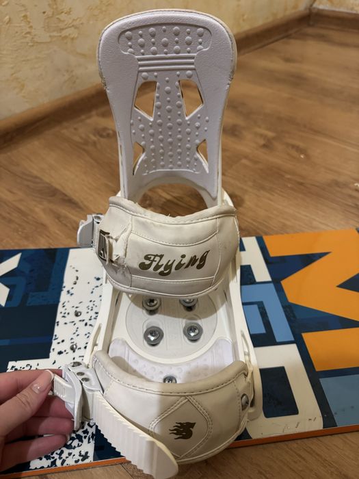 Сноуборд в хорошем состоянии