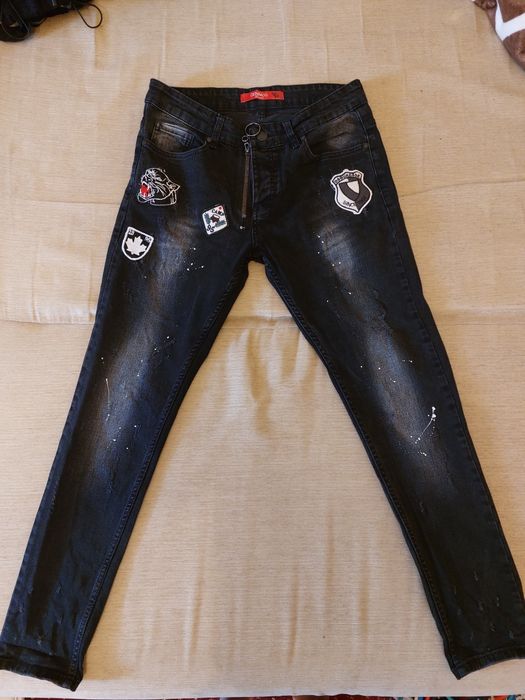 Blugi diferite modele.