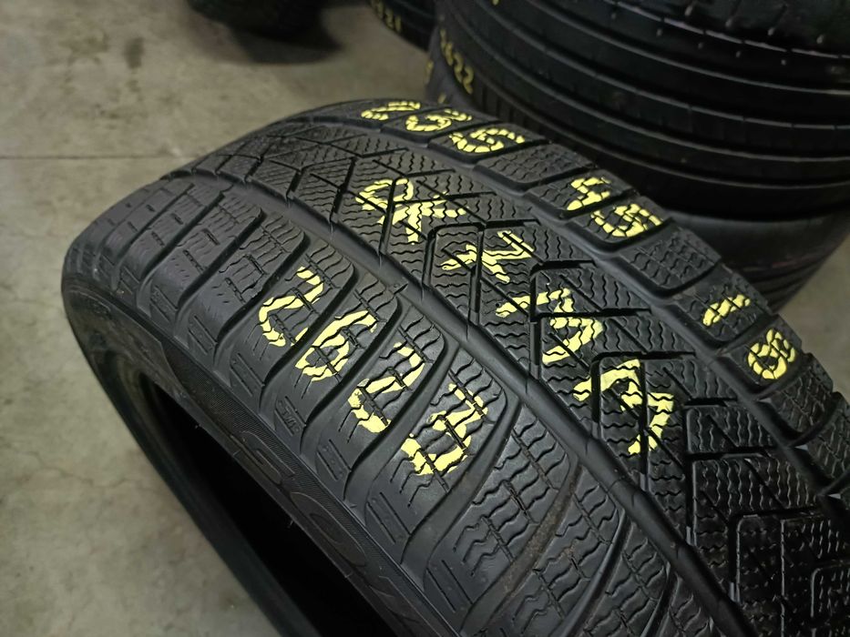 O anvelopa iarna 235 45 18 pirelli sottozero 3 profil 7 mm dot 2623