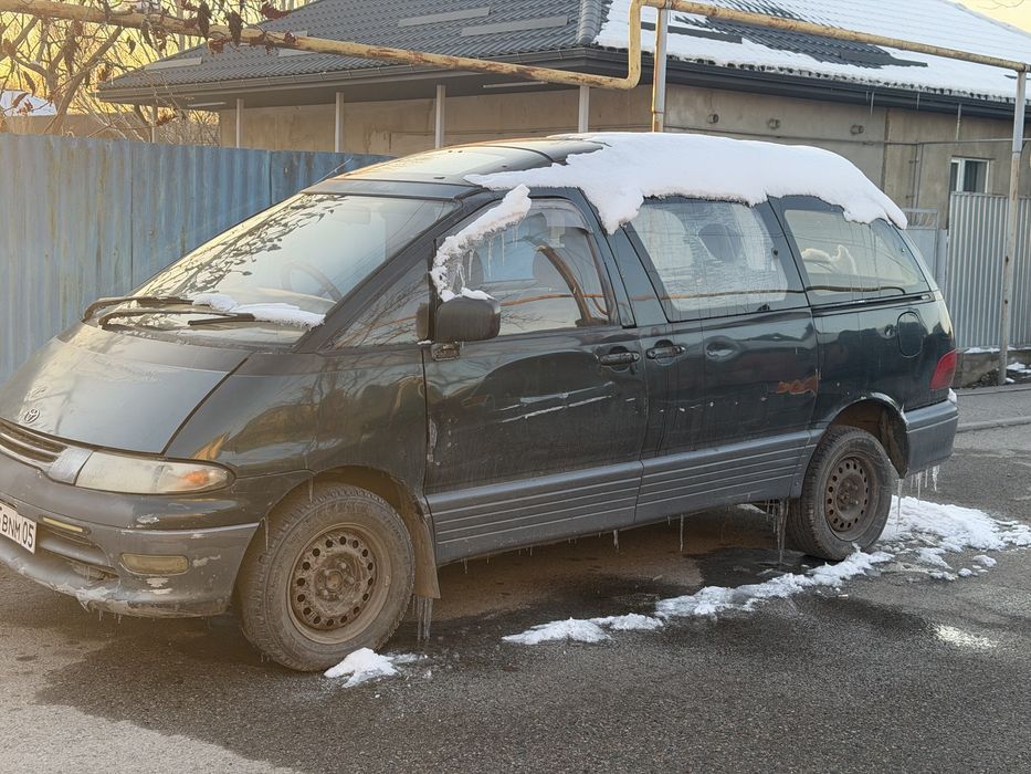 Тойота естима лусида