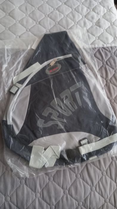 Раници, чисто нови.