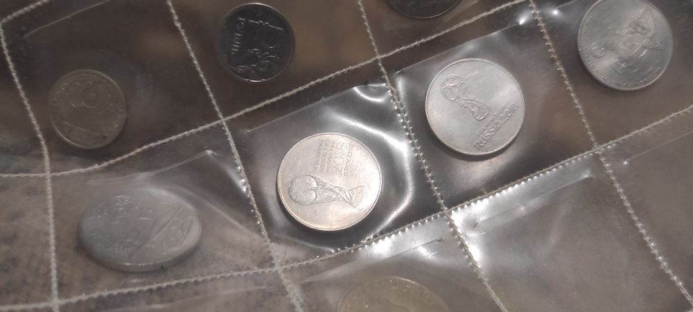 Продам монеты России юбилейные