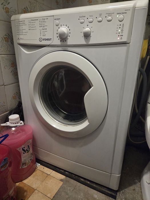 Продам стиральную машину индезит