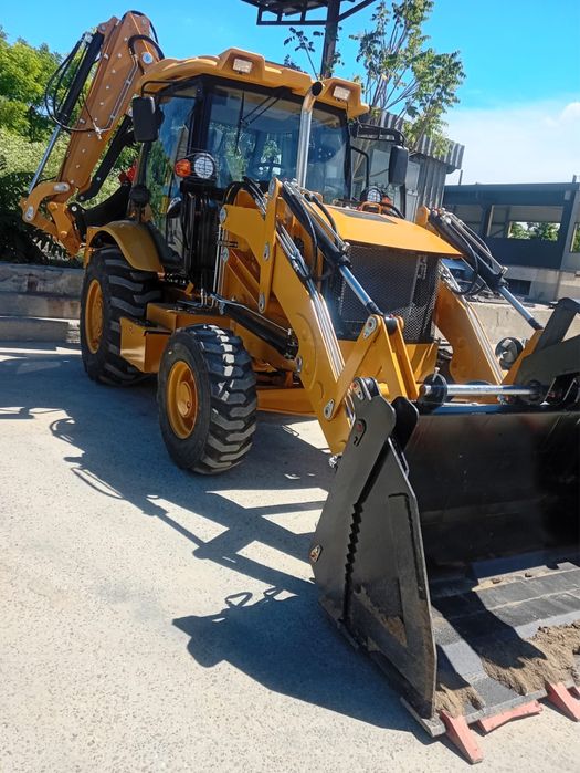 Vand BuldoExcavator NOU 38500 euro