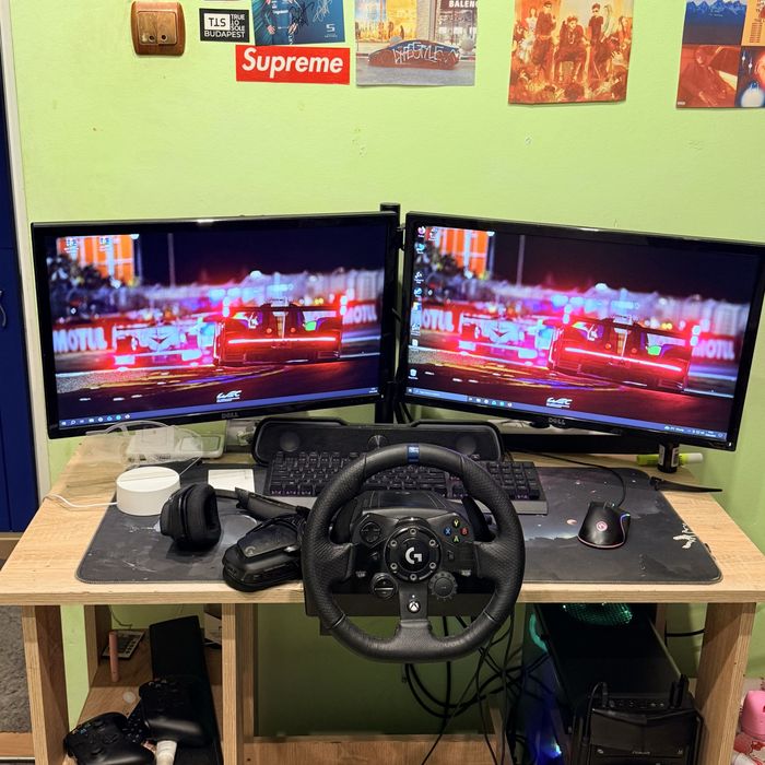 Vand doua monitoare Dell + suport