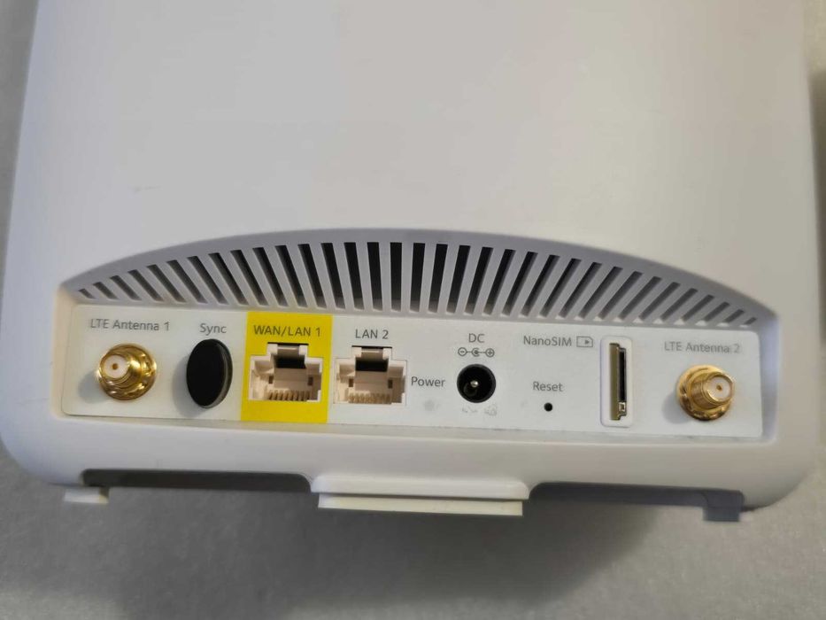 Router Netgear Orbi LBR20 4G LTE Advanced, WiFi Mesh AC2200, Slot SIM