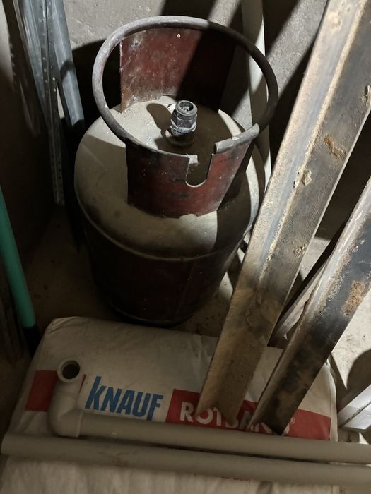 Продам газ балон и газовую плиту
