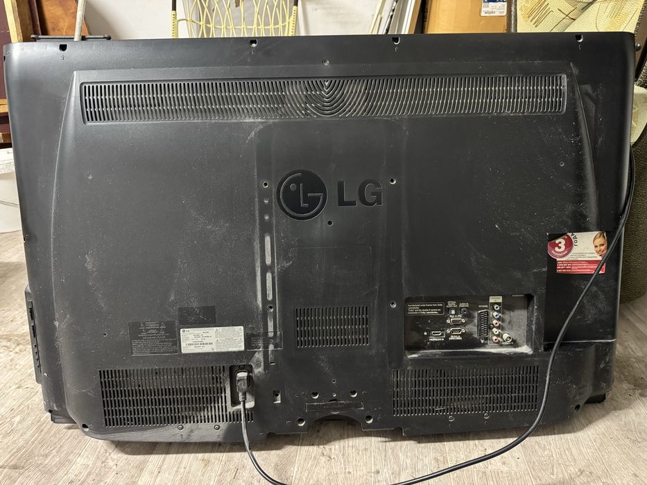 Телевизор LG 42” (42LD425)