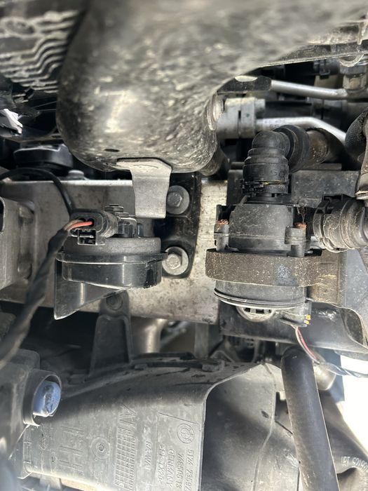 Pompă  apă auxiliară BMW seria 7 G11, G12 740 D 2017