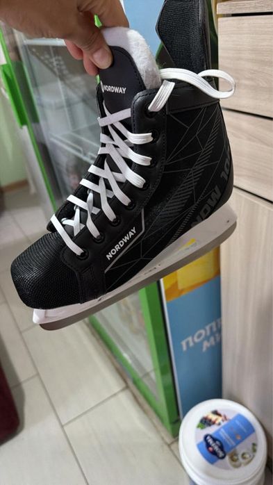 коньки хокейские размер39