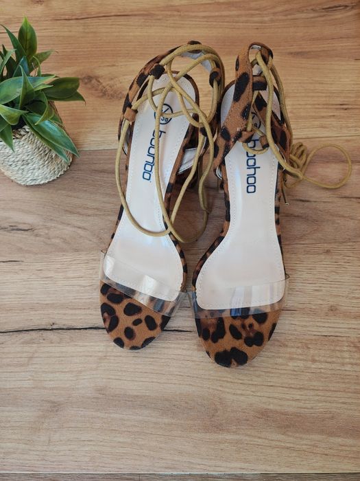 ЧИСТО НОВИ леопардови сандали на ток boohoo
