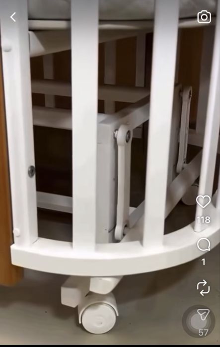 Кроватка с маятником