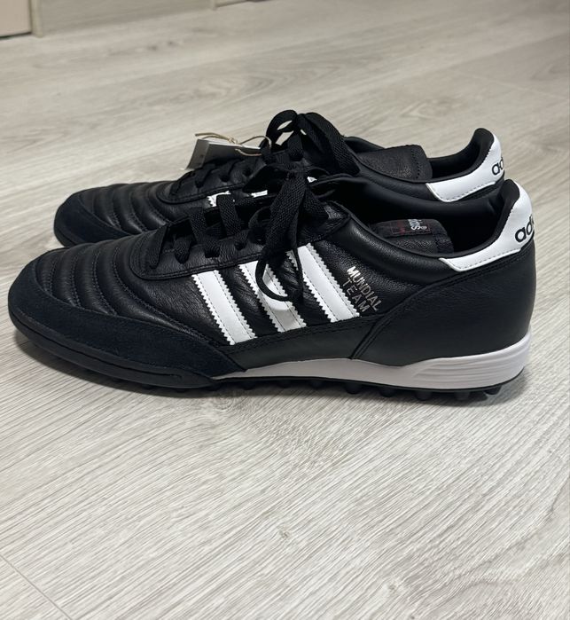 Футболни обувки ADIDAS