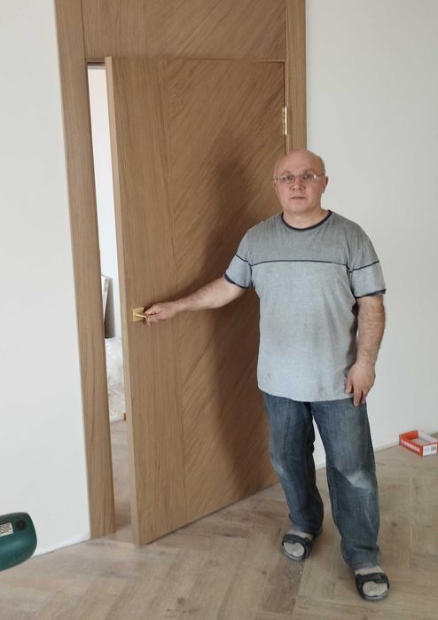 Установка межкомнатных дверей.