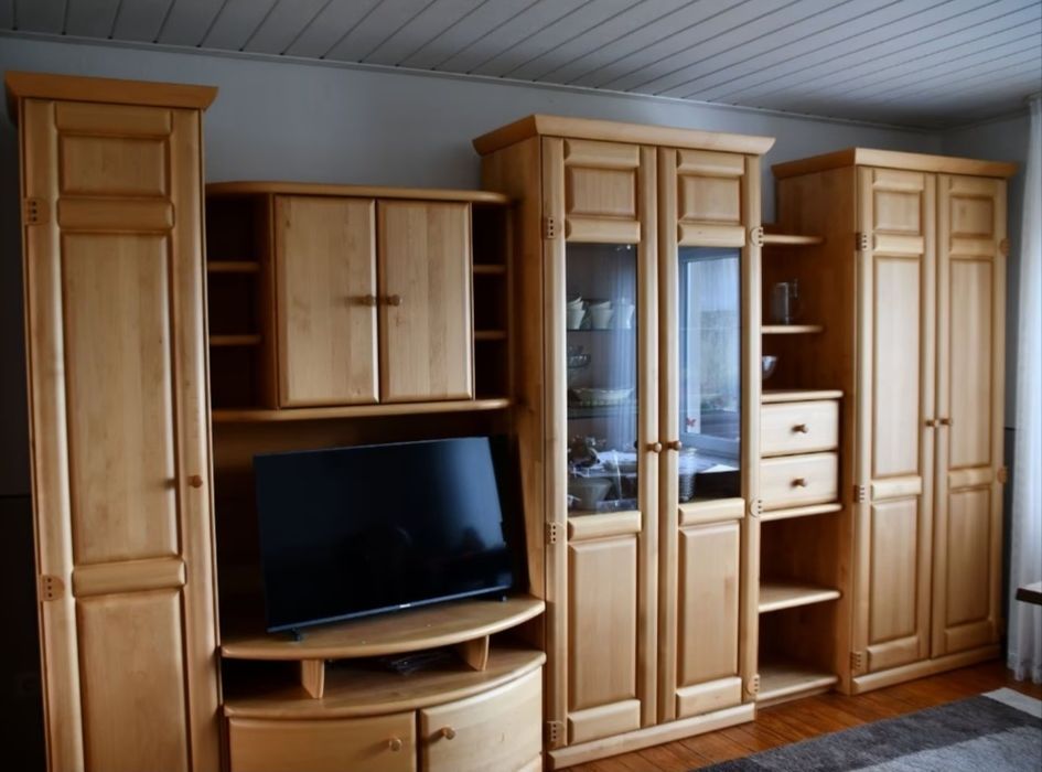 Vând mobilier living lemn masiv