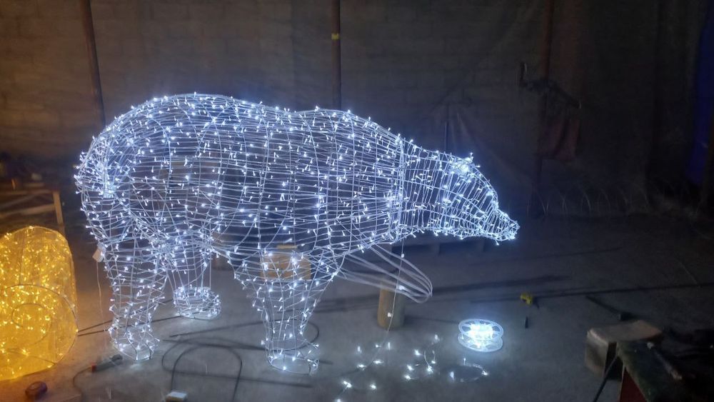 Фигуры для фасада , олени и сани , медведи