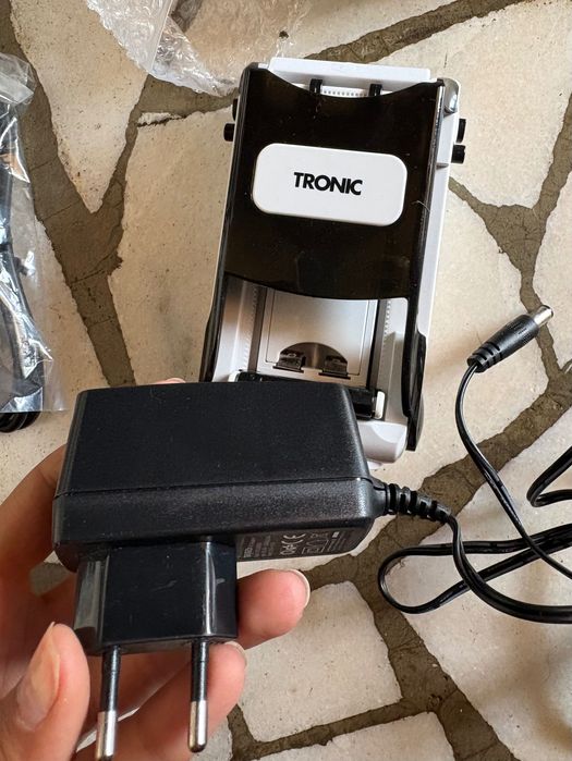 Încărcător baterii Tronic nou