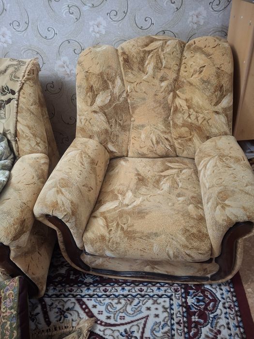 Продаётся диван и кресло