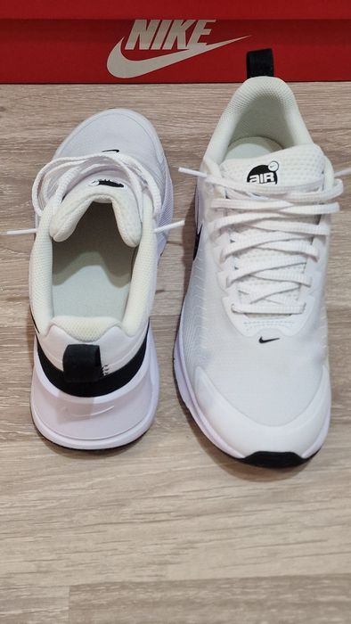 Adidasi Nike  Air Max Nuaxis nr  42,5