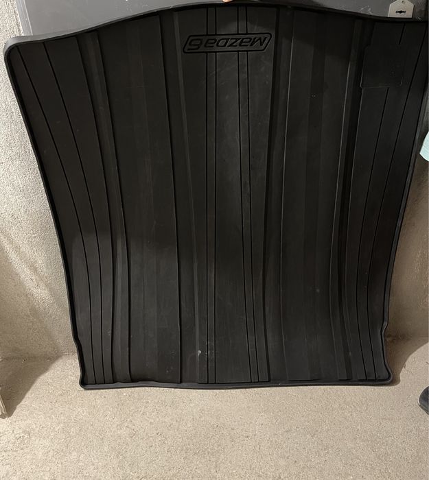 Гумена постелка за багажник Mazda 6