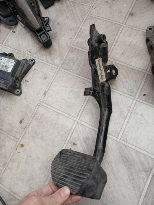 Запчасти на Пежо 301