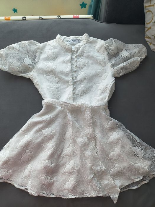 Рокля бяла дантелена