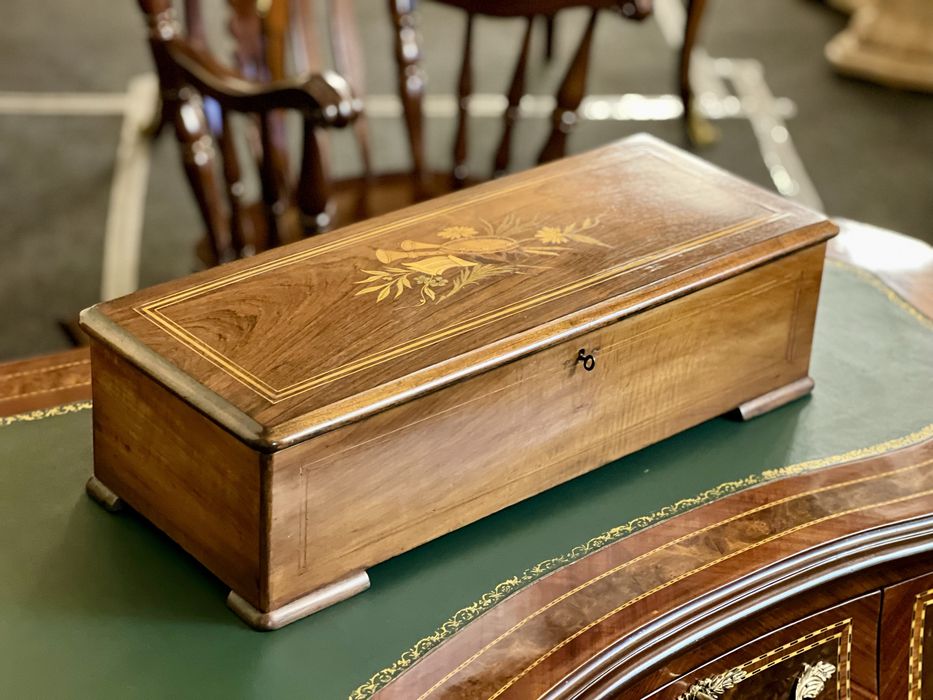 Cutii muzicale vechi *** vintage / antic / vechi / retro ***