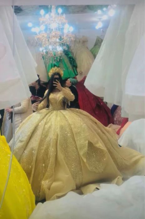 Продавам Годежна Рокля