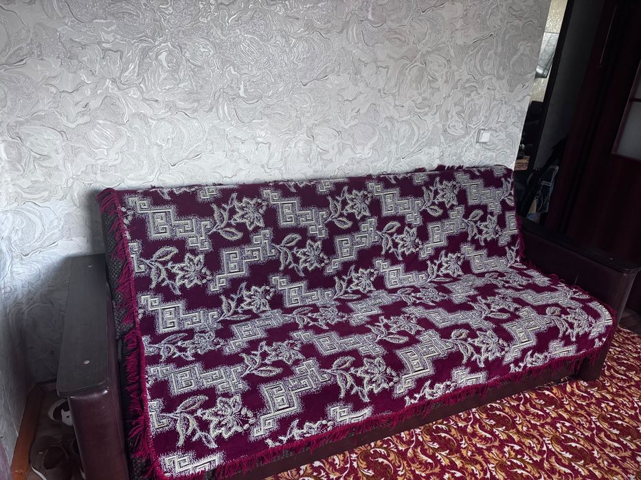 Продам диван в отличном состоянии