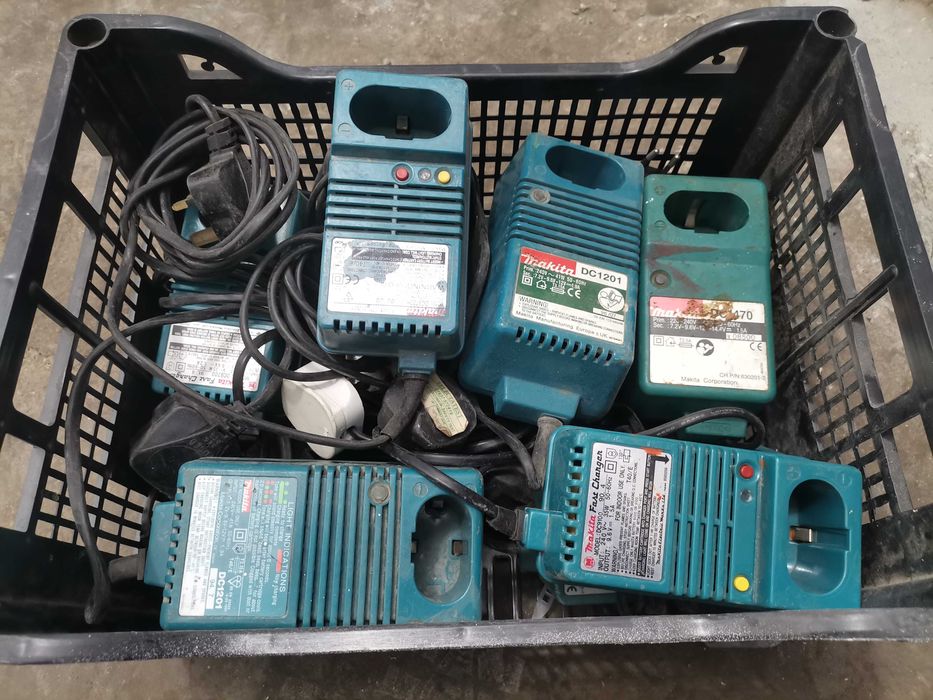 Зарядно/дни - Makita 9.6 V - 12 V