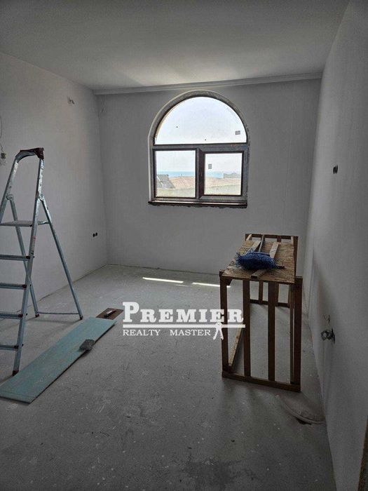 Продава се Четиристаен апартамент в Свети Влас - 92 кв.м за 1500 €/кв.м - Снимка #2