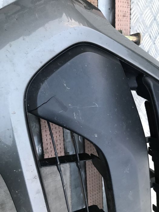 Предна решетка с емблема за Toyota Hilux ,Тойота Хайлукс 2020-