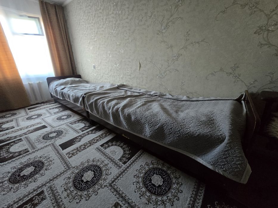 Продам две кравати .