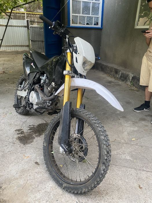 Продам эндуро 250 кубов
