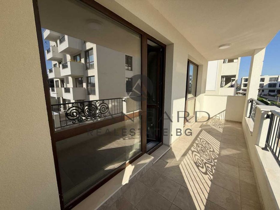 оф.25624 Тристаен луксозна сграда Гребна база