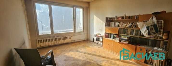 Продава се Тристаен апартамент в София, Център - 76 кв.м за 3158 €/кв.м - Снимка #1