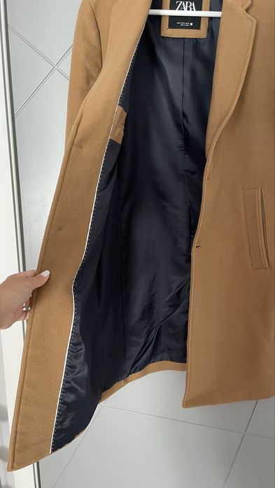 Palton Zara Man cu continut 77% lana