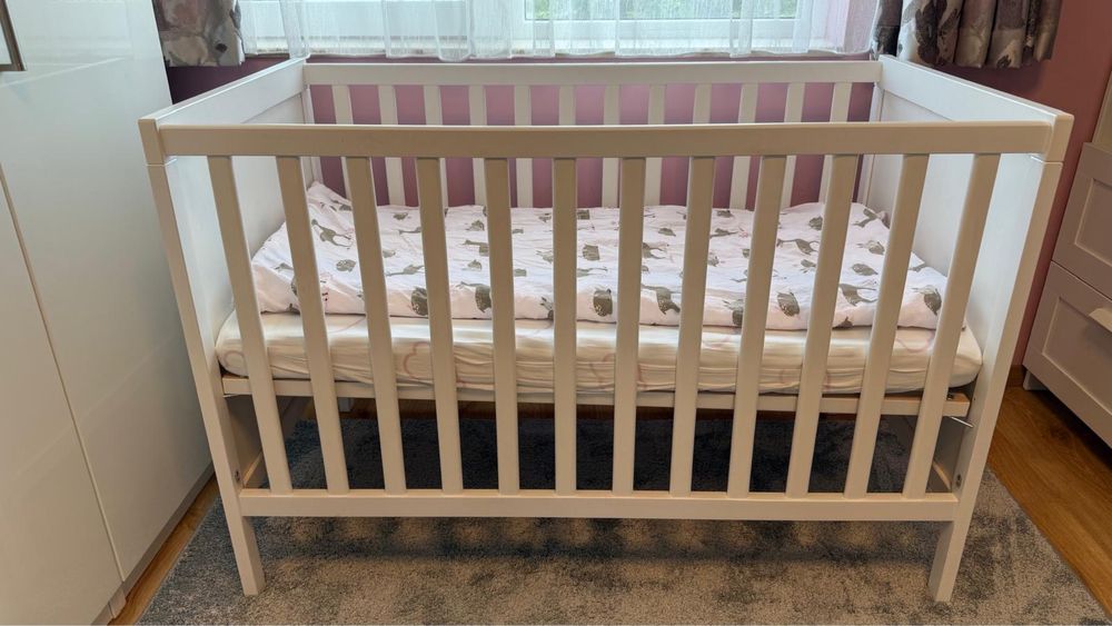 Бебешка кошара Икеа + матрак от пяна с калъф + спален комплект 2 бр.