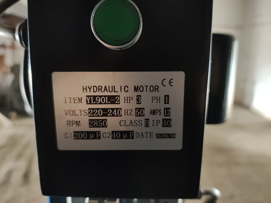 Elevator 2 coloane 220 V