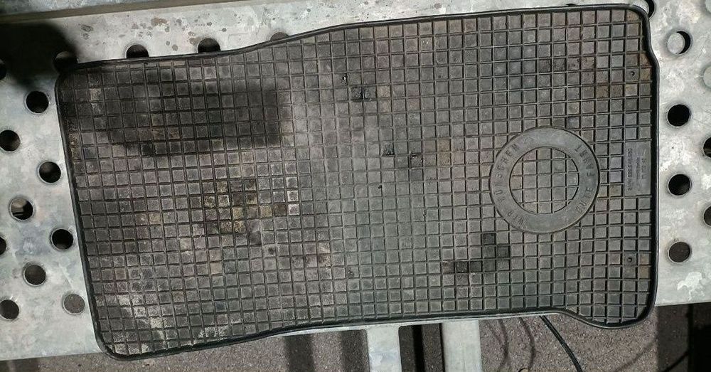 Covoraș preș cauciuc:e46  E39  E60,[savoniera igienic]