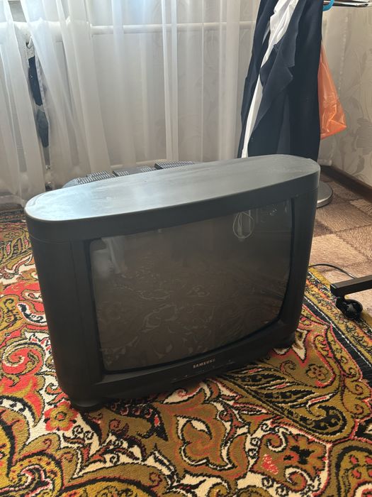 продам телевизор