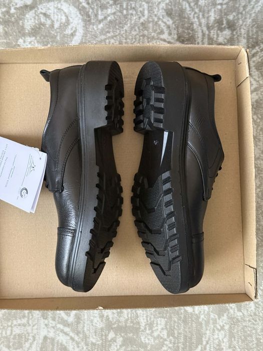 Продавам Български мъжки обувки