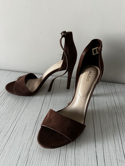 Босоножки замшевые Aldo
