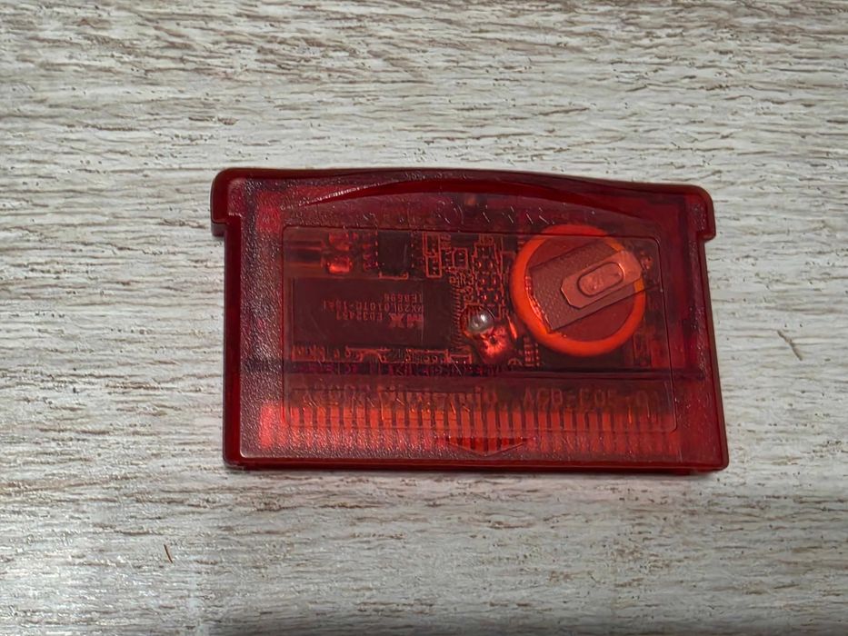 Rar Ninendo Gameboy Micro cu Pokemony Ruby English