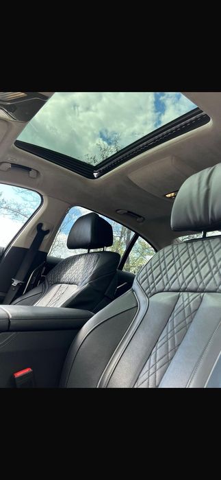 BMW Seria 7 750i xDrive M packet