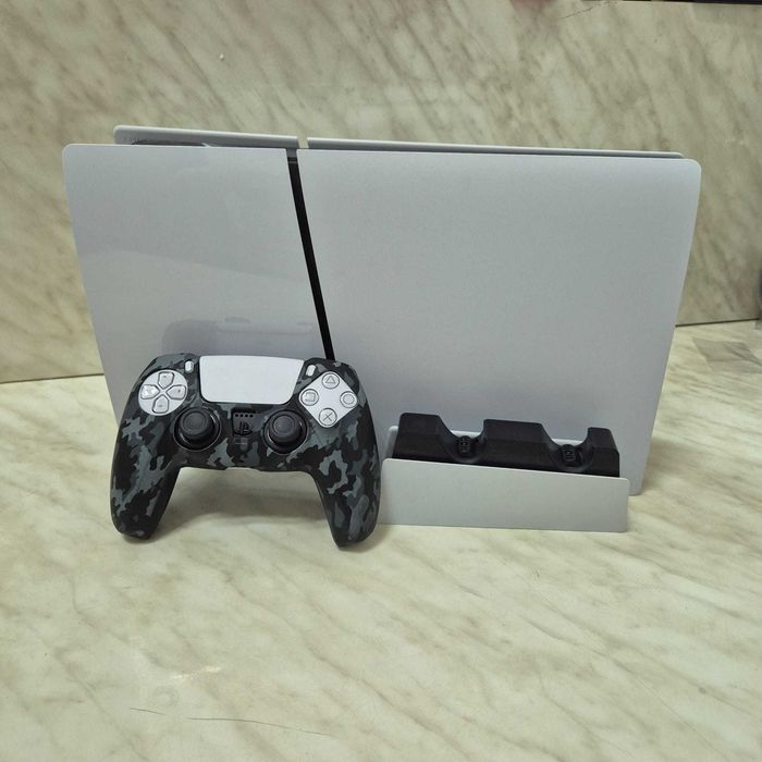 PlayStation 5 Slim cu Disk 1tb cu cabluri si 1 maneta + Stand Incarcare manete Zeus Amanet Rahova 35809
