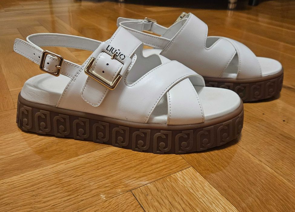 Бели сандали liu jo