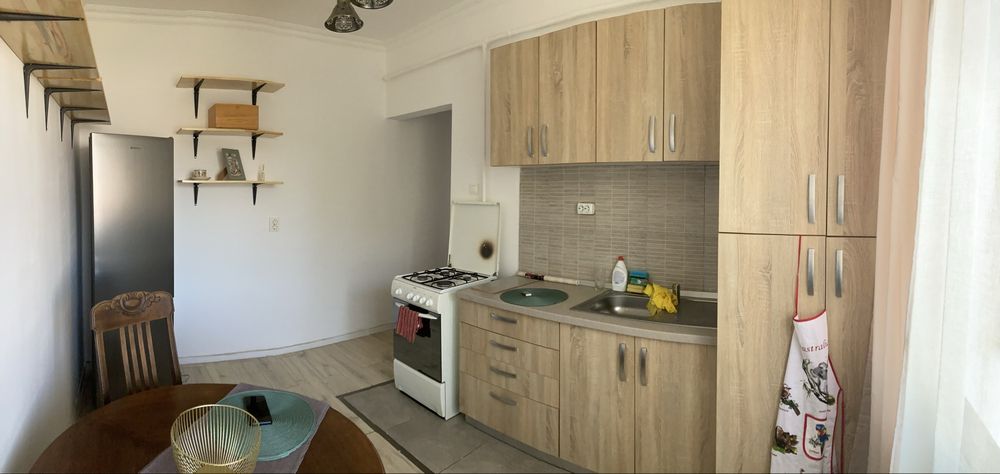 De inchiriat apartament foarte spatios, cu o camera.